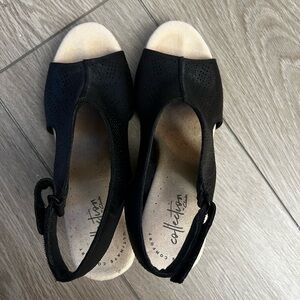 Clarks Black and Tan Open-Toe Sandals